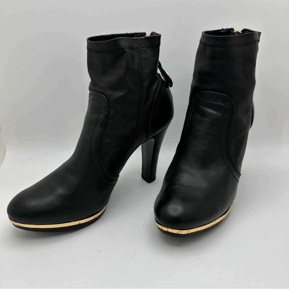 Tory Burch Size 6.5 Black Leather Ankle Boots Booties Gold Trim Back Zip witchy - Picture 3 of 11
